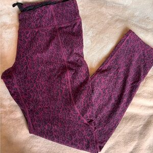 Lole Pink and Black Leggings with Elegant Pattern